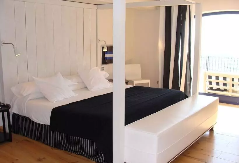 Chambre Standard Vue Piscine, Trias