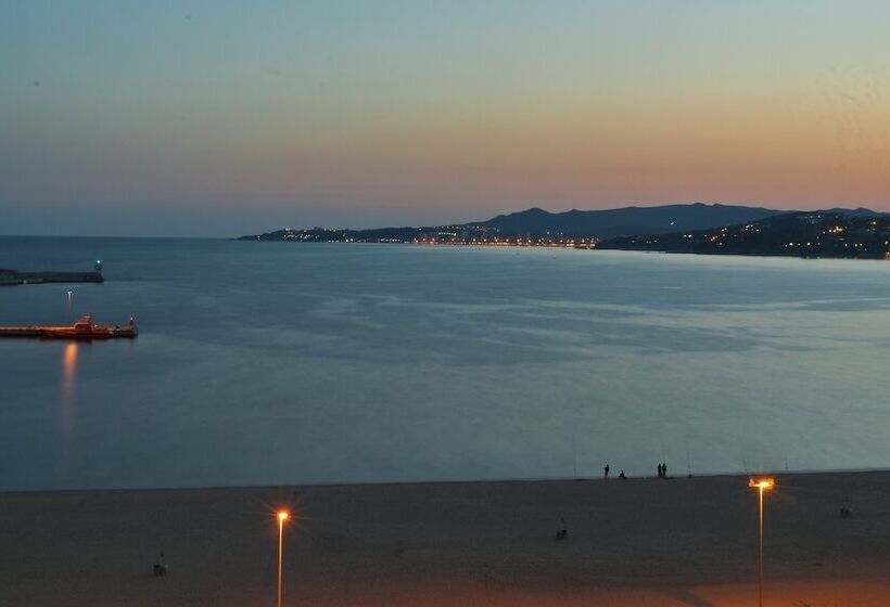 اتاق سوپریور با چشم‌انداز دریا, Trias