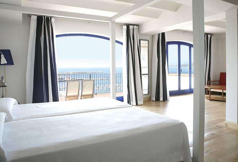 اتاق سوپریور با چشم‌انداز دریا, Trias