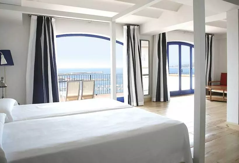 Chambre Supérieure Vue Mer, Trias