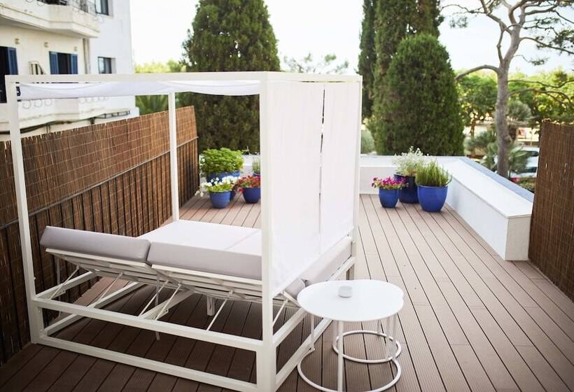 اتاق سوپریور با چشم‌انداز باغ, Trias