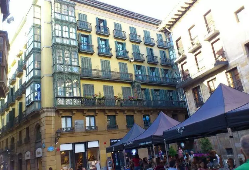 اتاق استاندارد یک نفره, Roquefer Bilbao Central Rooms