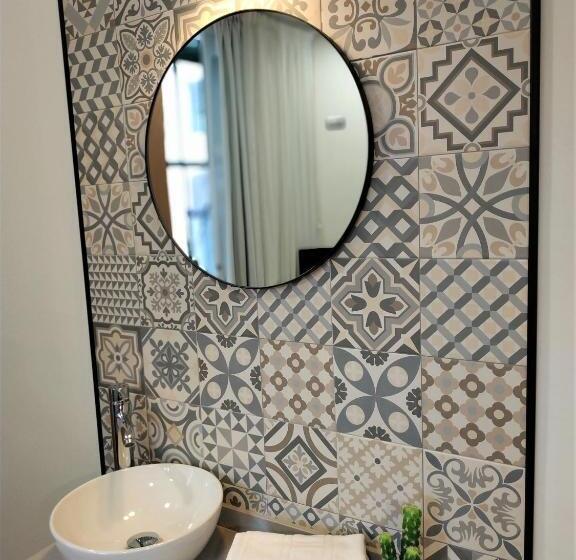 스탠다드 룸 공동 욕실, Roquefer Bilbao Central Rooms
