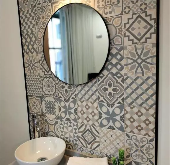 اتاق استاندارد با سرویس بهداشتی مشترک, Roquefer Bilbao Central Rooms