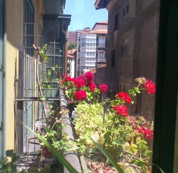 标准单人间共用浴室, Roquefer Bilbao Central Rooms