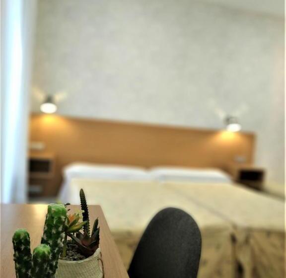 标准单人间共用浴室, Roquefer Bilbao Central Rooms