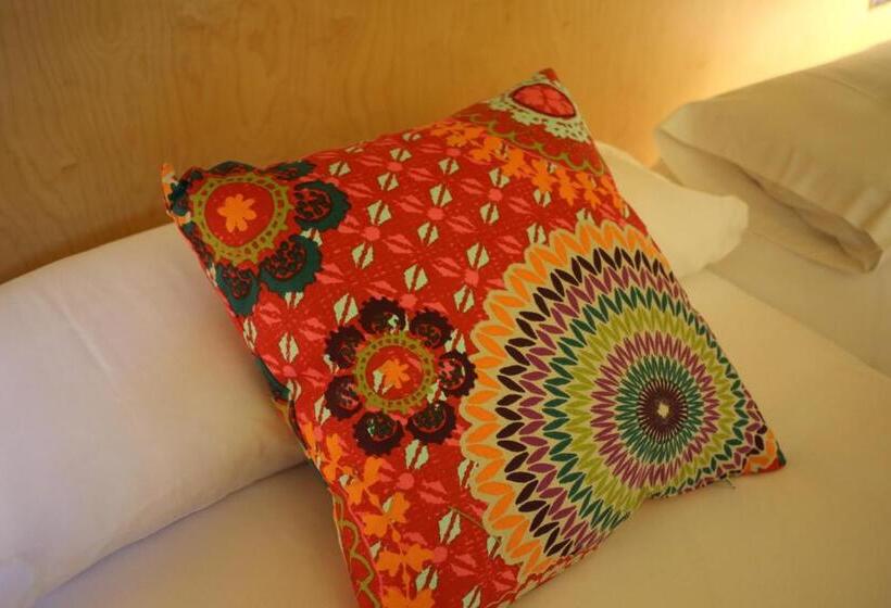 اتاق استاندارد با چشمانداز دریا, Hostal La Fosca