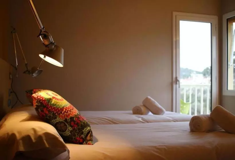اتاق استاندارد با چشم‌انداز دریا, Hostal La Fosca