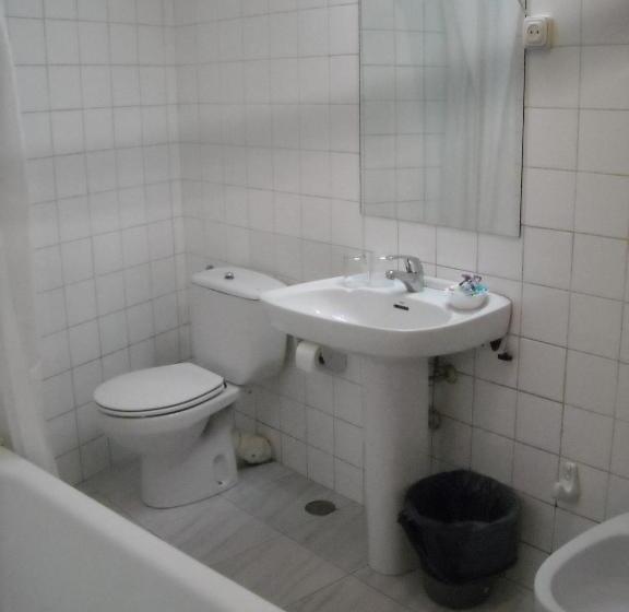 اتاق استاندارد یک نفره, Hostal Residencia Avenida