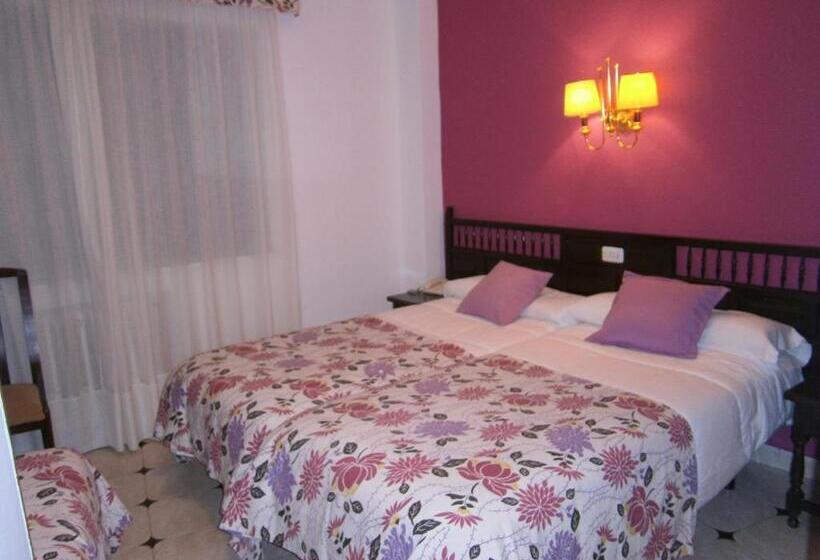 اتاق استاندارد سه نفره, Hostal Residencia Avenida