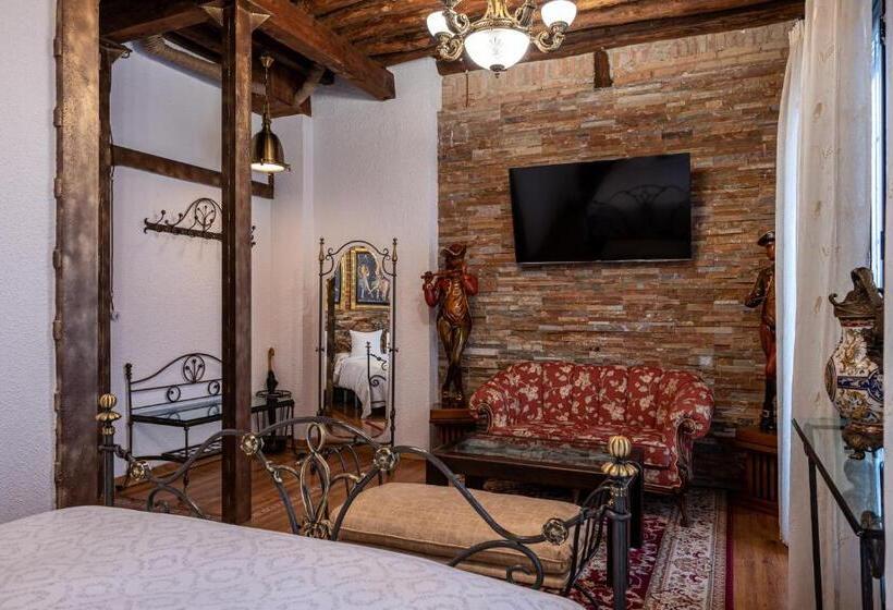 اتاق لوکس, Casa De Reyes