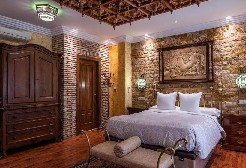 اتاق لوکس, Casa De Reyes