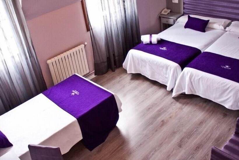 スタンダードトリプルルーム, Corona De Galicia