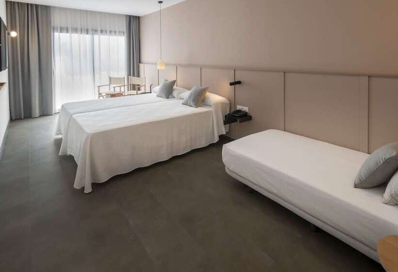 标准三人间, Ght Miratge   Only Adults 18 And Up