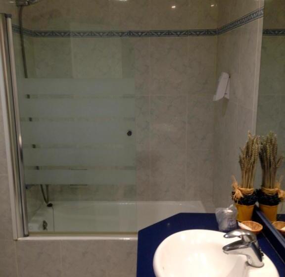 스탠다드 룸 풀장 전망, Nereida