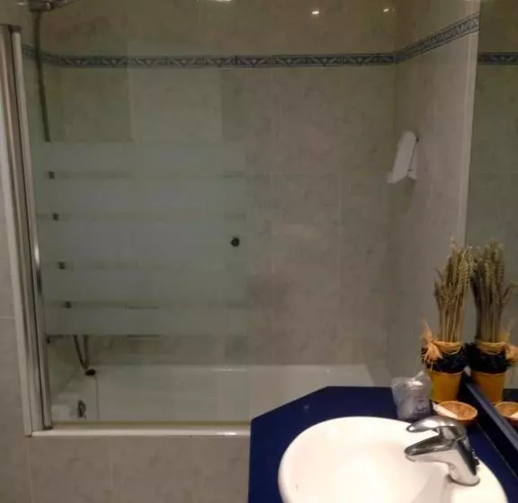 Havuz Manzaralı Standart Oda, Nereida