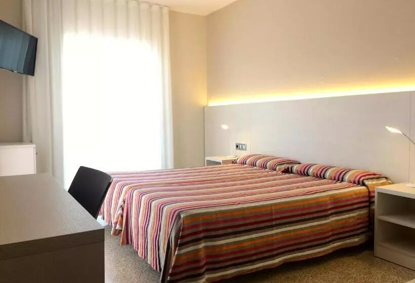 Havuz Manzaralı Standart Oda, Nereida