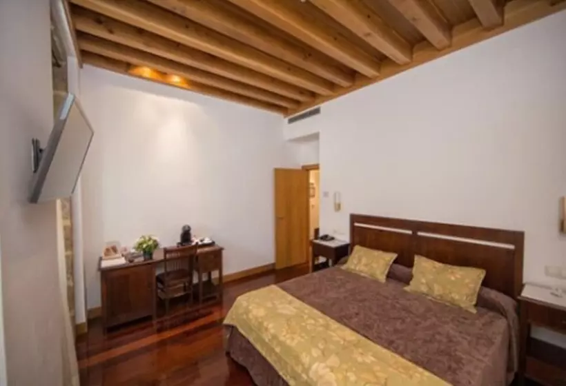 اتاق استاندارد, San Francisco Hotel Monumento