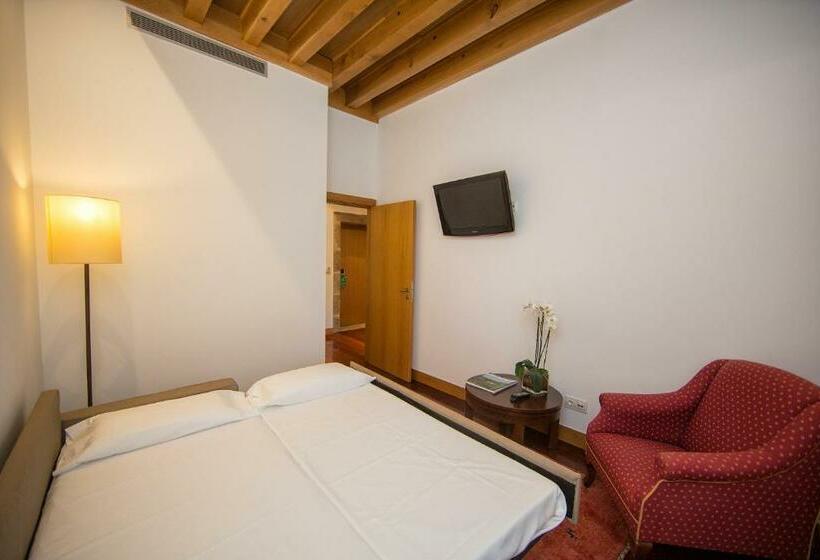 اتاق خانوادگی, San Francisco Hotel Monumento