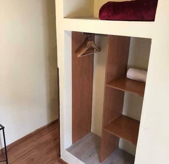 اتاق استاندارد یک نفره, Hospederia Luis De Gongora