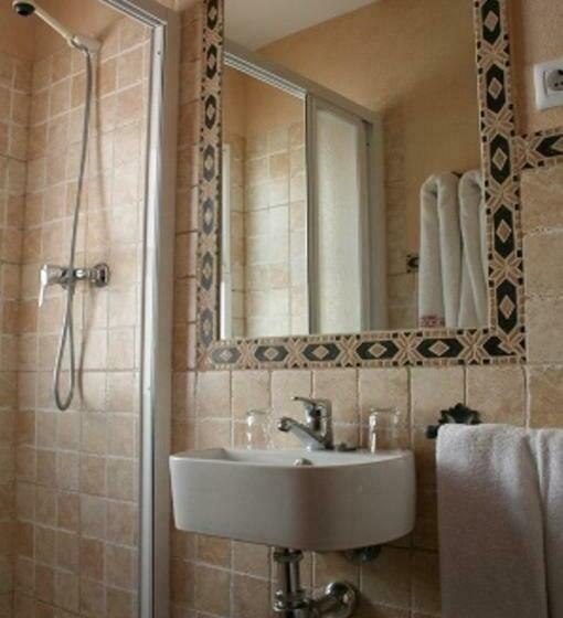 اتاق استاندارد یک نفره, Hospederia Luis De Gongora