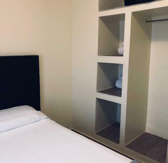 اتاق اکونومی, Hospederia Luis De Gongora