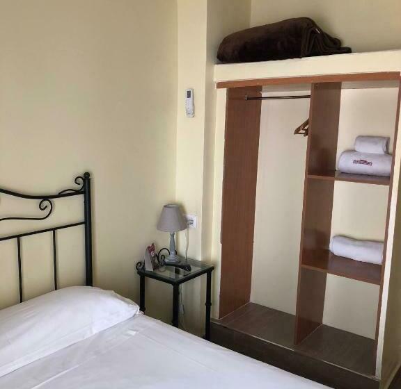 اتاق اکونومی, Hospederia Luis De Gongora