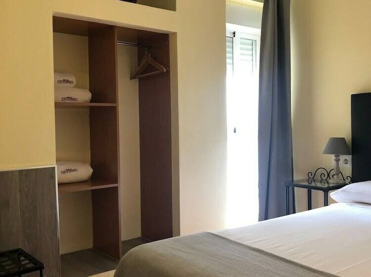 اتاق اکونومی, Hospederia Luis De Gongora