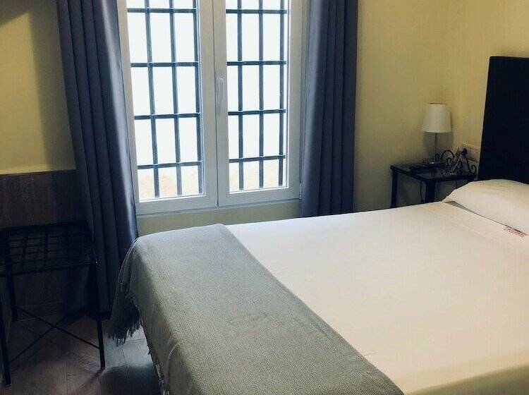 اتاق اکونومی, Hospederia Luis De Gongora