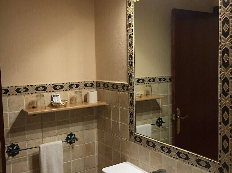 اتاق اکونومی, Hospederia Luis De Gongora