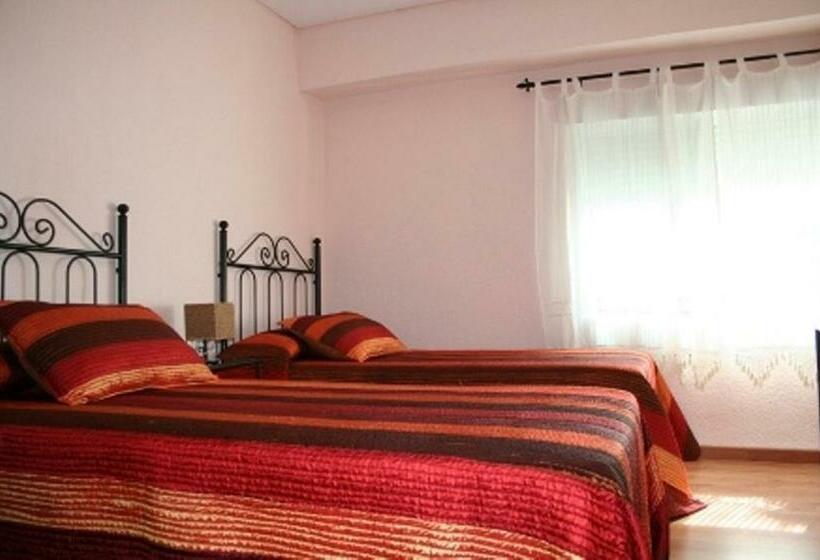 اتاق استاندارد سه نفره, Hospederia Luis De Gongora