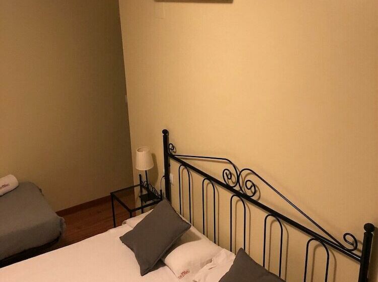 اتاق استاندارد سه نفره, Hospederia Luis De Gongora