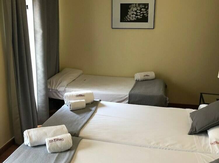 اتاق استاندارد سه نفره, Hospederia Luis De Gongora