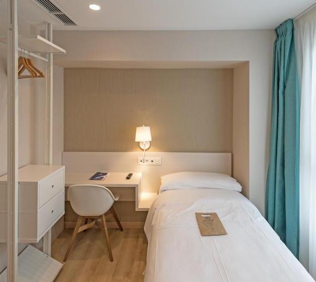 اتاق استاندارد یک نفره, La Lonja