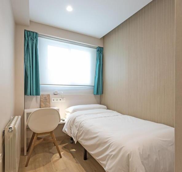 اتاق استاندارد یک نفره, La Lonja