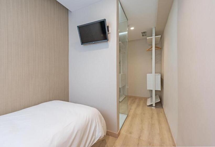 اتاق استاندارد یک نفره, La Lonja