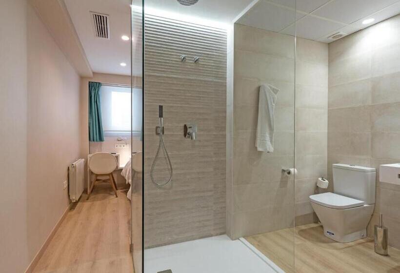 اتاق استاندارد یک نفره, La Lonja