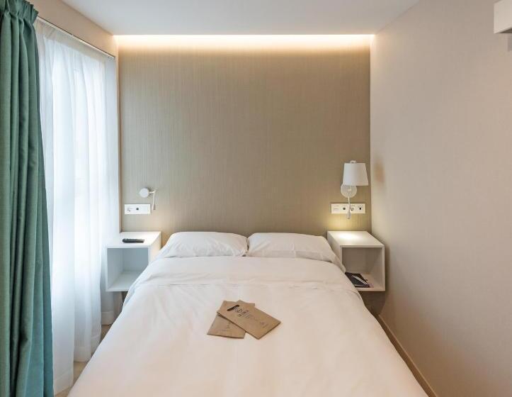 اتاق عادی, La Lonja