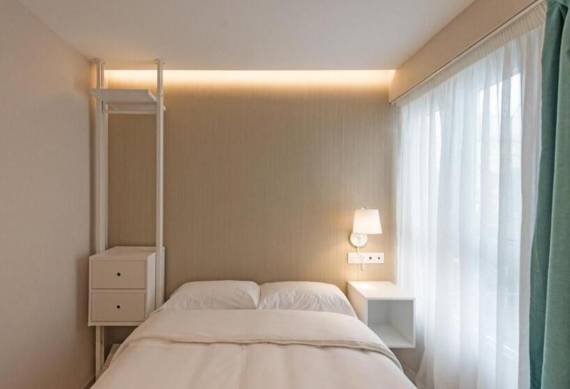 اتاق عادی, La Lonja