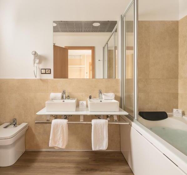 اتاق استاندارد با وان آب گرم, La Lonja