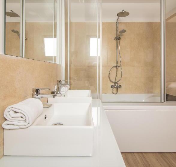 اتاق استاندارد با وان آب گرم, La Lonja