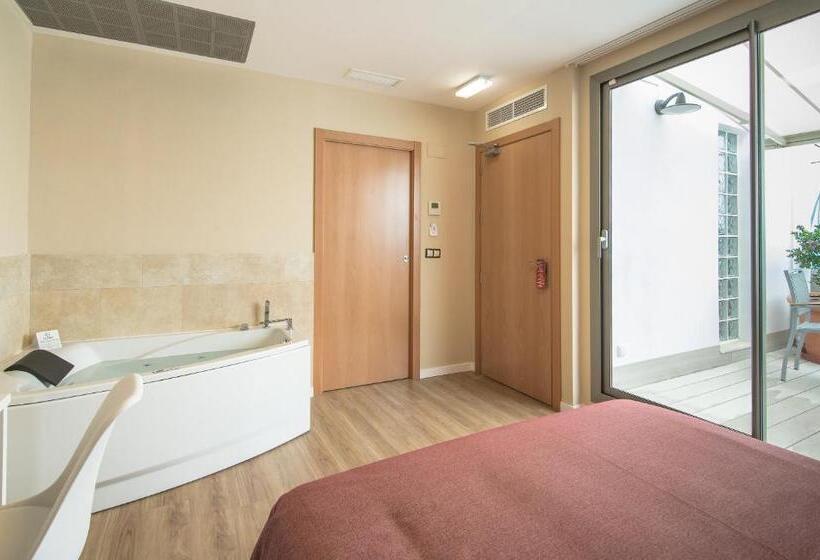 اتاق لوکس با بالکن, La Lonja