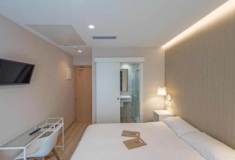 اتاق استاندارد, La Lonja