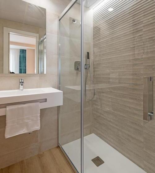 اتاق استاندارد, La Lonja