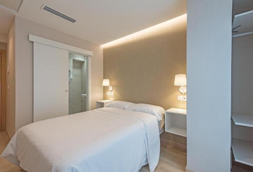 اتاق استاندارد, La Lonja