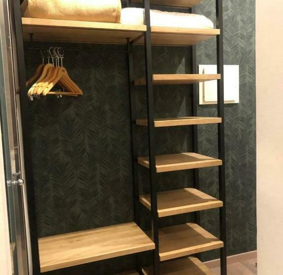 اتاق سوپریور سه تخته, Canton