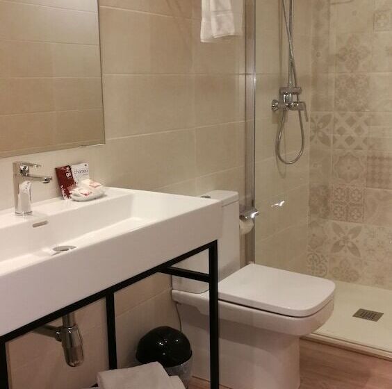 اتاق سوپریور, Canton