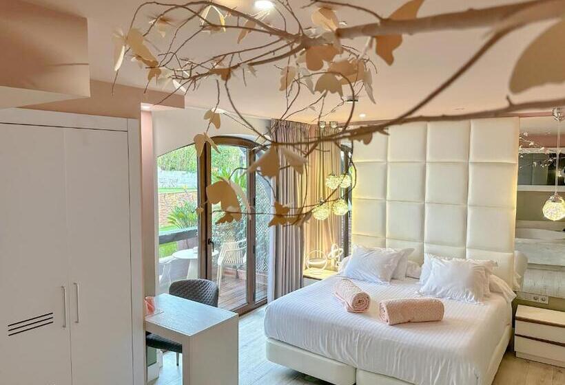 اتاق سوپریور با وان آب گرم, Hotel Cuevas - Adults Only