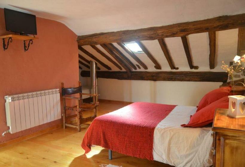 수피리어 트리플 룸, Hostal Refugio De Gredos