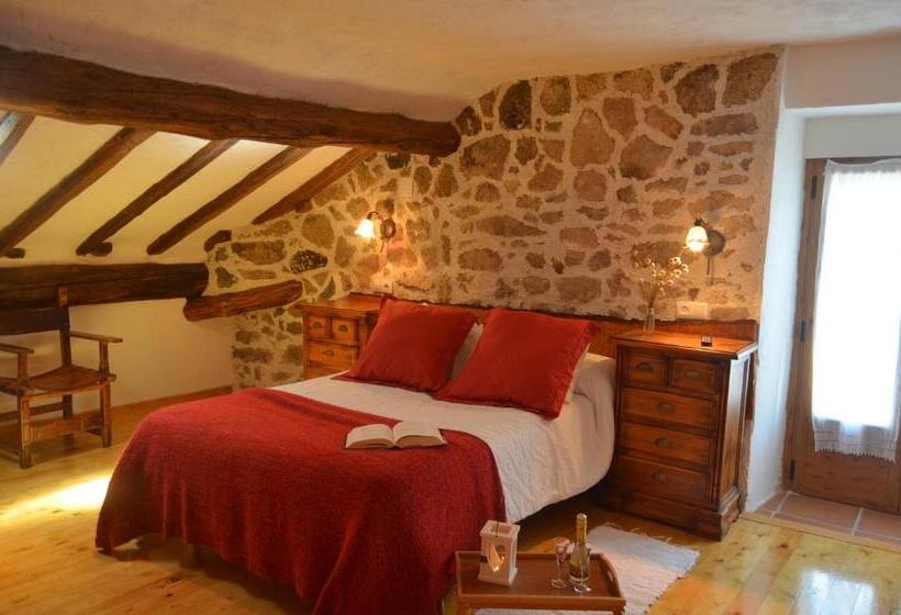 수피리어 트리플 룸, Hostal Refugio De Gredos
